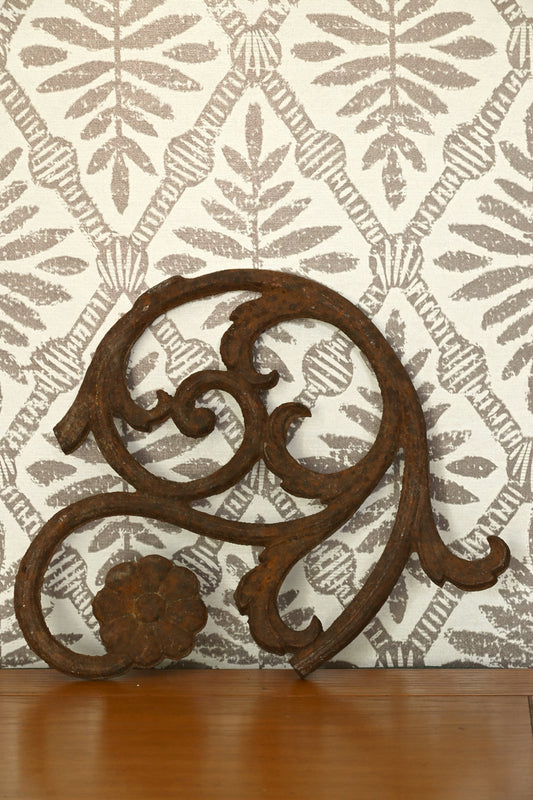 Iron Vine Scroll