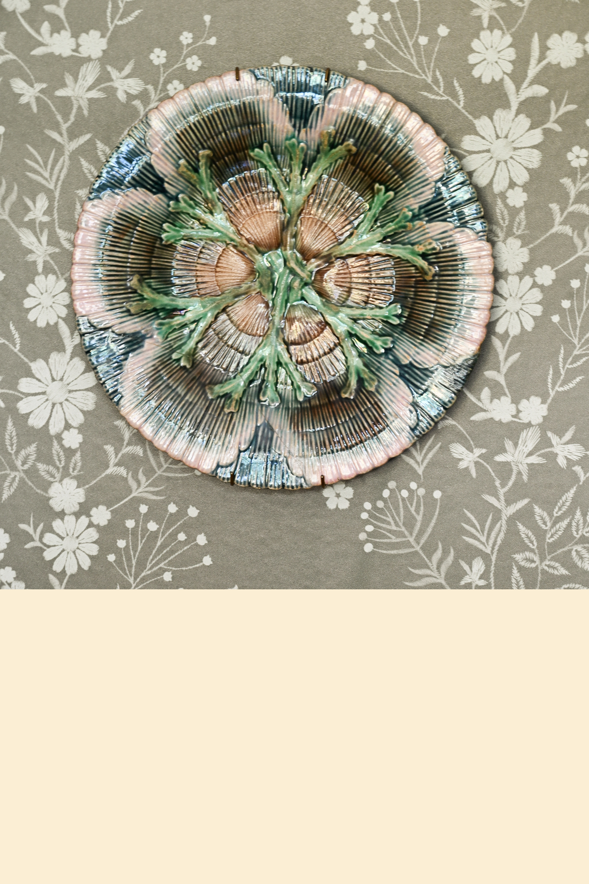 19th Century Etruscan Majolica Shell and Seaweed Plate